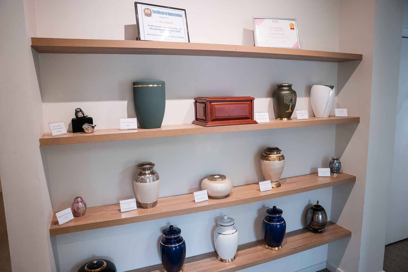 Urns