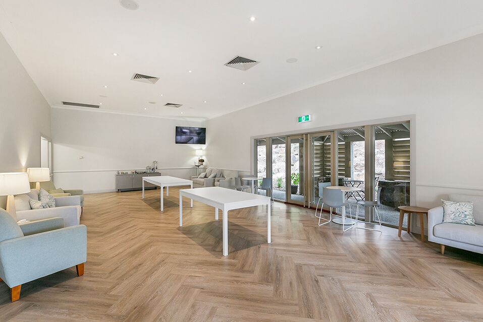 Refreshment lounge