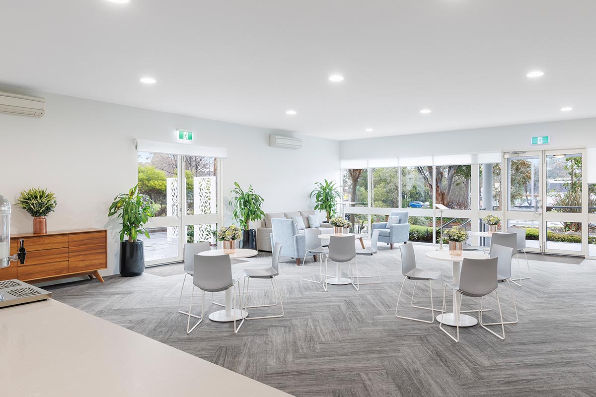 Refreshment lounge