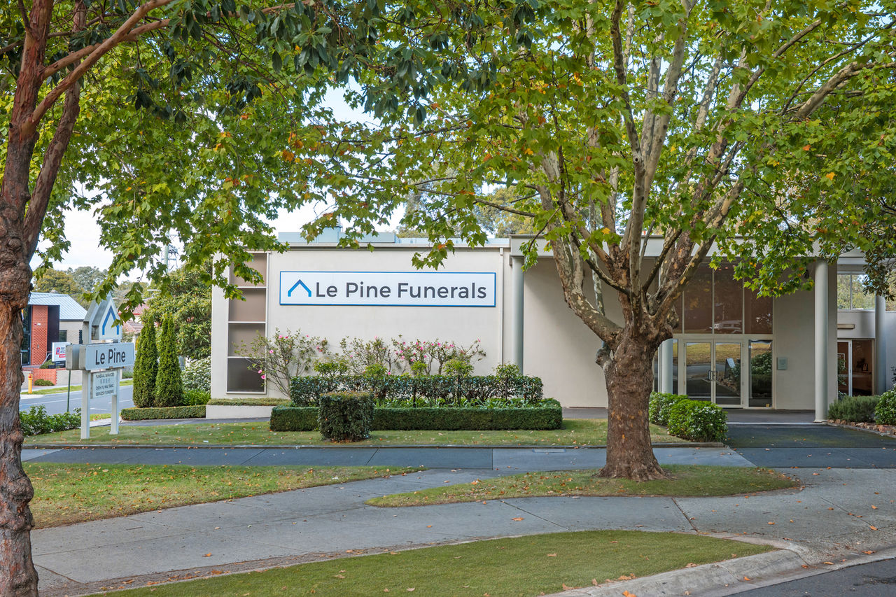 Le Pine Funerals Box Hill