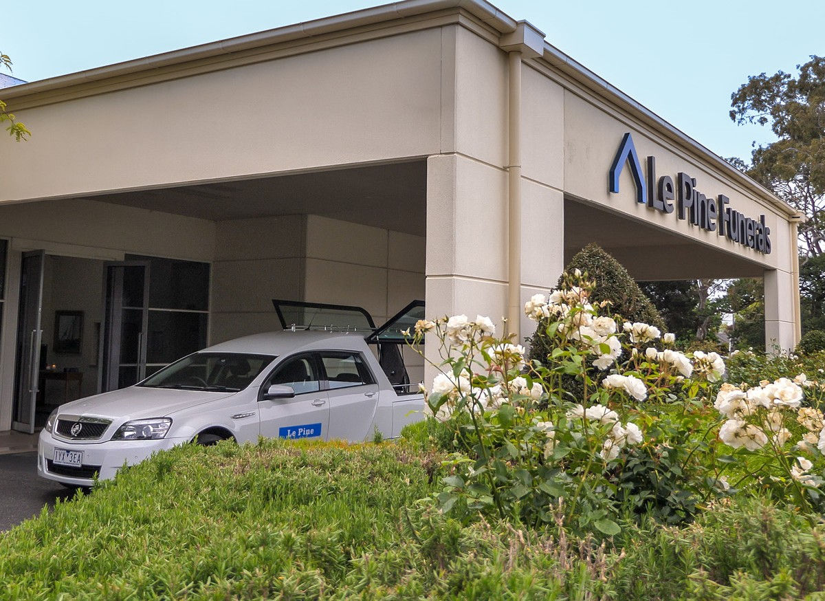 Le Pine Glen Waverley